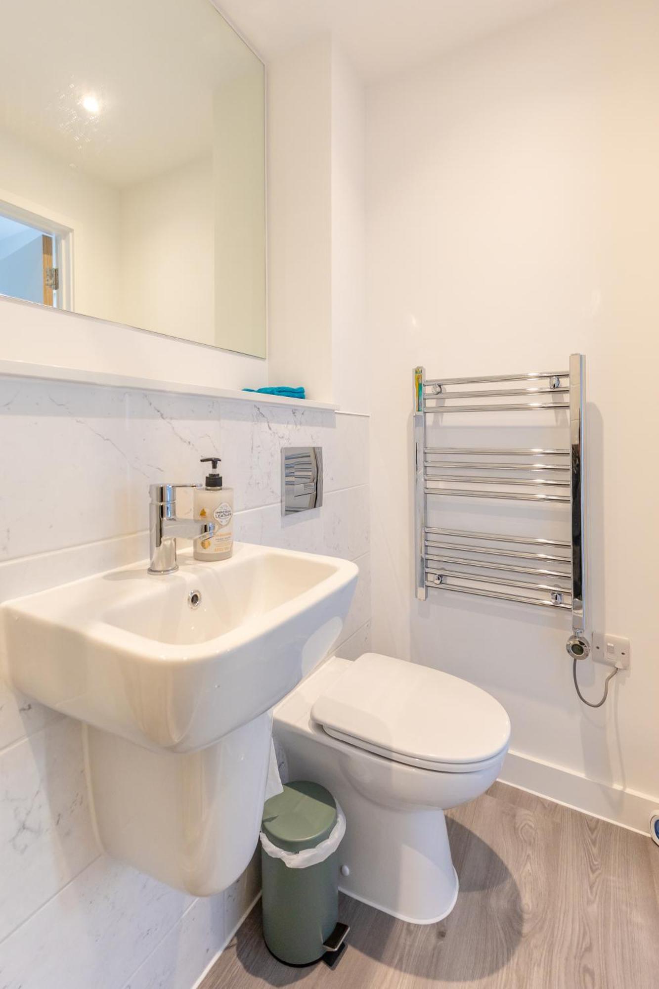 מנצ'סטר Stunning Modern 3 Bedroom Townhouse - Perfect Getaway מראה חיצוני תמונה